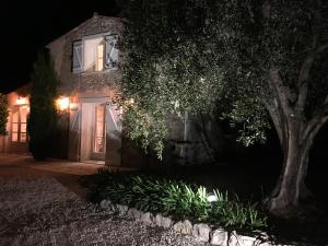 B&B / Chambre d'hôtes Le Champmazet 123 Chemin de la Caillenque 06550 La Roquette-sur-Siagne Provence-Alpes-Côte d\'Azur