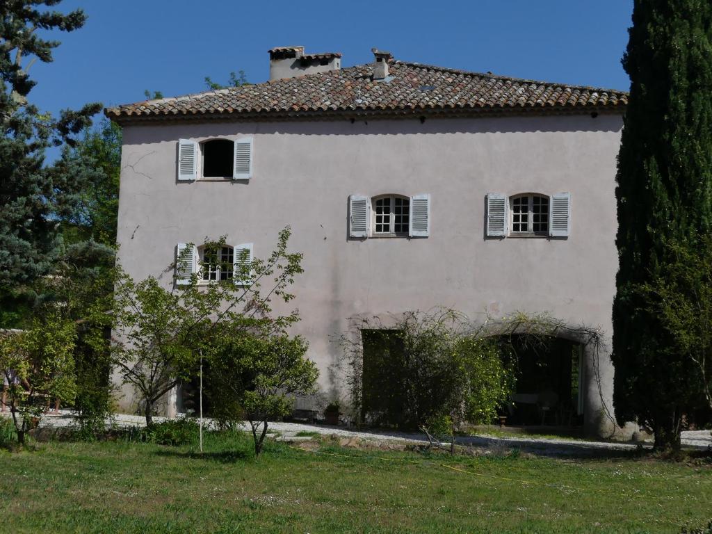 B&B / Chambre d'hôtes Le charme d'une vieille bastide provençale 332 Chemin des Sigues 83210 Solliès-Pont