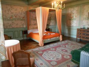 B&B / Chambre d'hôtes Le Château d'Ailly Le Château d'Ailly 42120 Parigny Rhône-Alpes