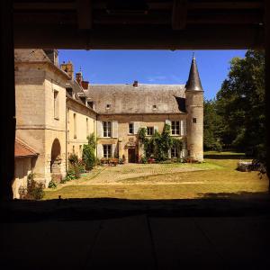 B&B / Chambre d'hôtes Le Château de Coyolles 2 rue du Vieux Château 02600 Coyolles Picardie