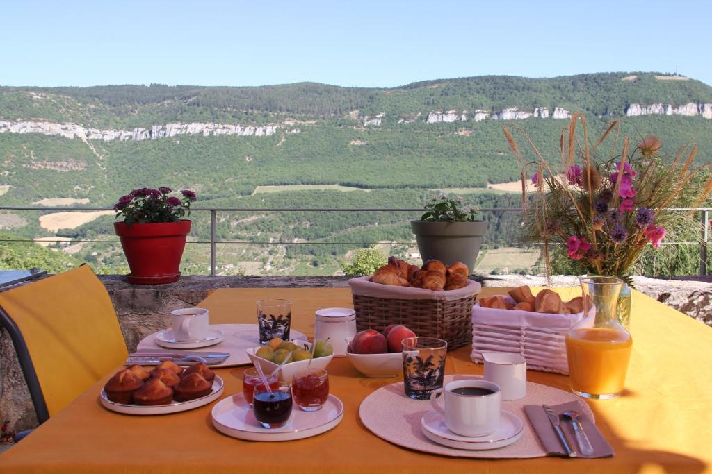 B&B / Chambre d'hôtes Le clair de lune Solanes 12100 Millau