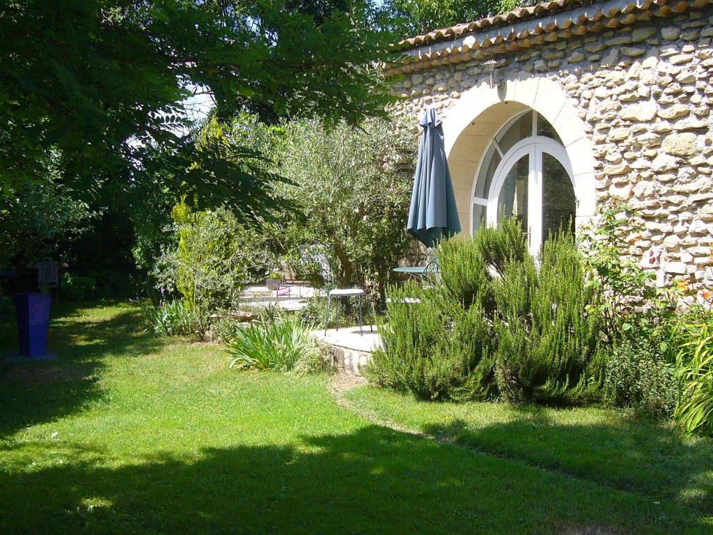 B&B / Chambre d'hôtes Le Clos de l'Ambre Le Clos de L'Ambre 26400 Divajeu