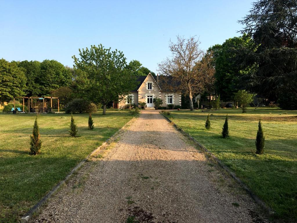 B&B / Chambre d'hôtes Le Clos de la Commanderie 88 Avenue Léonard de Vinci 37400 Amboise