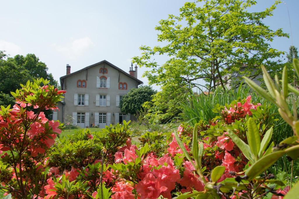 B&B / Chambre d'hôtes Le Clos de La Muse 22, avenue Anatole France 87200 Saint-Junien