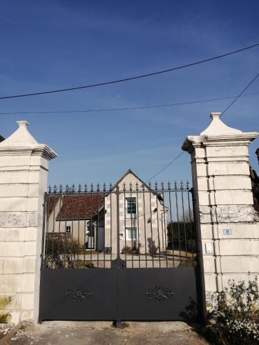 B&B / Chambre d'hôtes Le clos des augers. Chambre Descartes Les Augers 37270 Azay-sur-Cher Région Centre