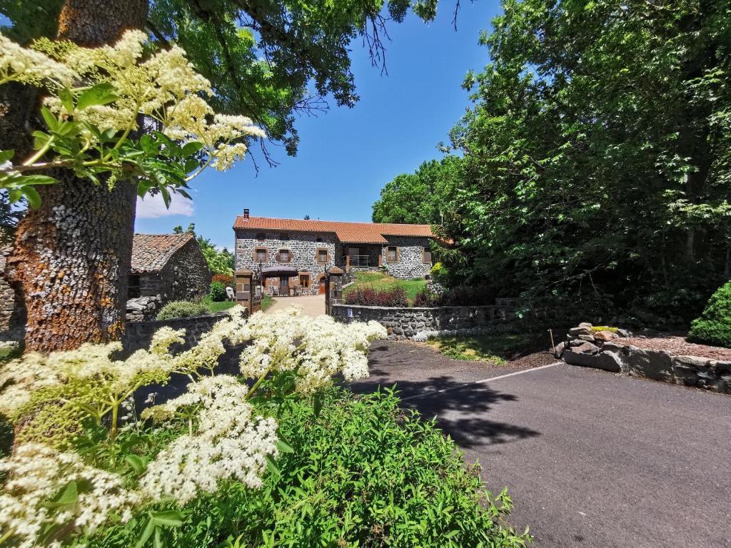 Le clos des pierres rouges lieux dit Rougeac, 43580 Saint-Privat-dʼAllier