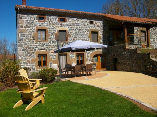 Le clos des pierres rouges