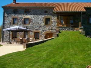 B&B / Chambre d'hôtes Le clos des pierres rouges lieux dit Rougeac 43580 Saint-Privat-dʼAllier Auvergne