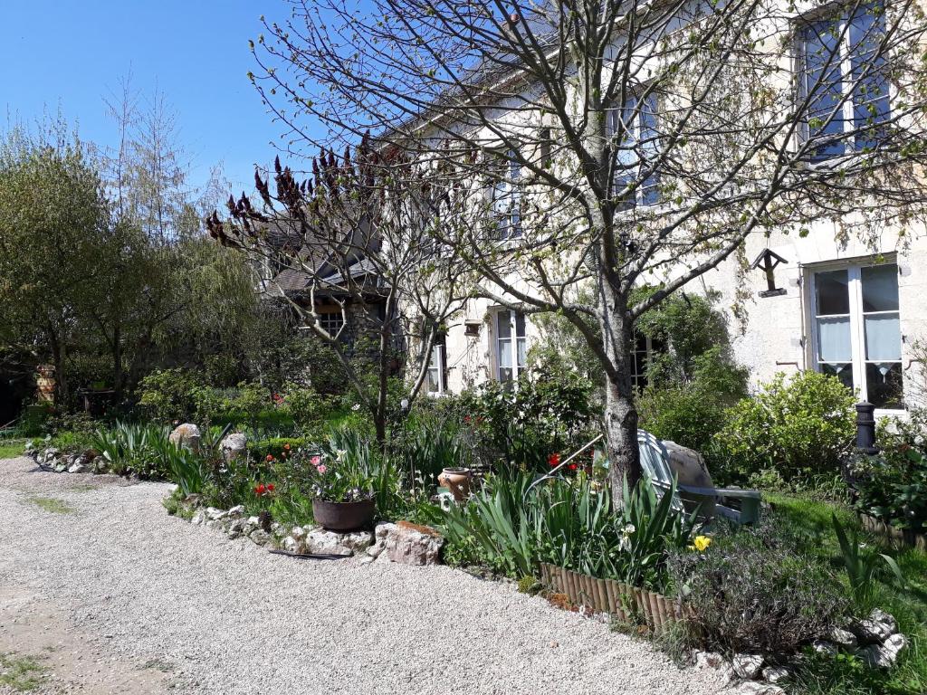 B&B / Chambre d'hôtes Le Clos Joséphine 9 Rue Montagne 41500 Saint-Dyé-sur-Loire