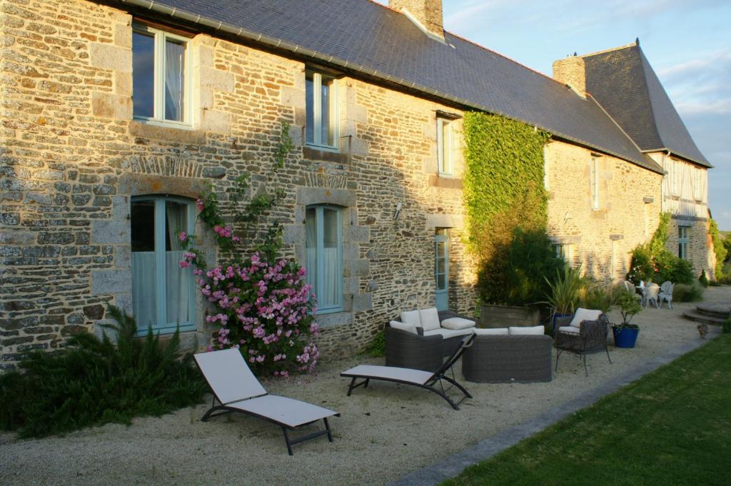 B&B / Chambre d'hôtes Le Clos Saint-Gilles 2 route de Saint Gilles 50170 Ardevon