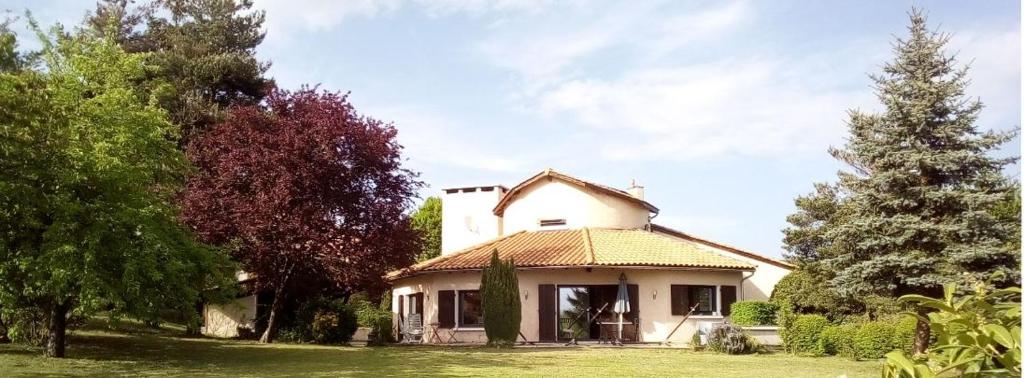 B&B / Chambre d'hôtes Le Comptoir du Soleil 329 Chemin de la Marolière 38260 Pommier-de-Beaurepaire
