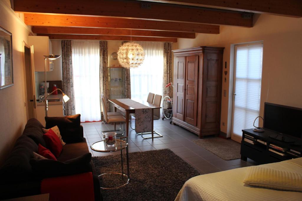 B&B / Chambre d'hôtes Le Coq Menzlinger Weg 9 51503 Rösrath