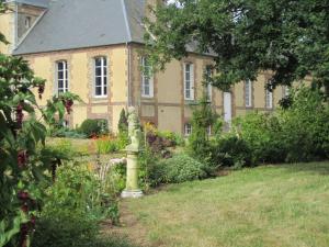 B&B / Chambre d'hôtes Le domaine de Beaufai 653 route de l'iton Domaine de Beaufai 61270 Beaufai Normandie