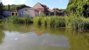 B&B / Chambre d'hôtes Le Domaine de L'étang de Sandanet sandanet sud 24400 Issac Aquitaine