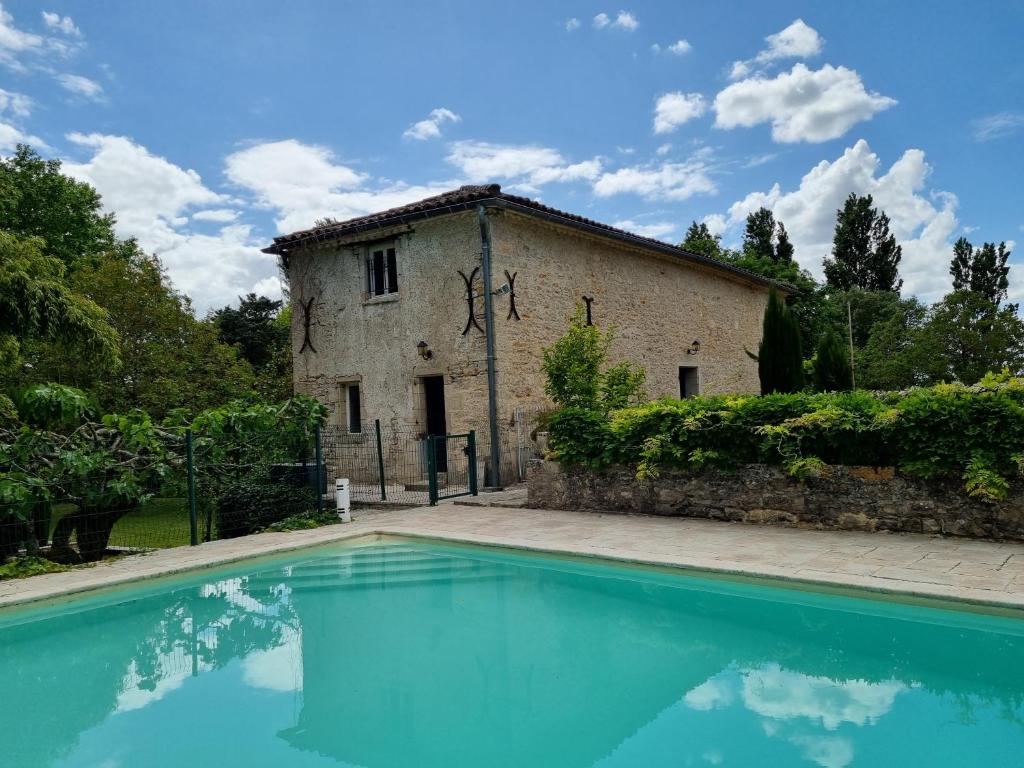 B&B / Chambre d'hôtes LE FLACON DE LA VERROUILLE Lieu dit La Verrouille 2539 route de Monclar 82800 Bruniquel