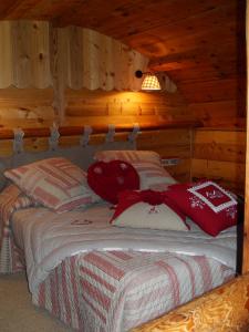 B&B / Chambre d'hôtes Le Grenier 1300 rte de la plage 74500 Saint-Paul-en-Chablais Rhône-Alpes