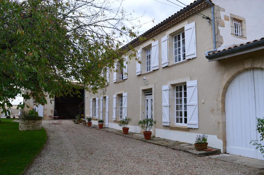 B&B / Chambre d'hôtes Le Jardin dans les vignes 5 Barrejats 33720 Barsac