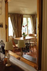 Le Logis du Pressoir Chambre d'Hotes Bed & Breakfast in beautiful 18th Century Estate in the heart of the Loire Valley with heated pool and extensive grounds