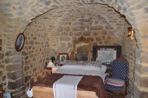 B&B / Chambre d'hôtes Le Lys de la Vallée place de l'église 07600  Labastide-sur-Bésorgues Rhône-Alpes