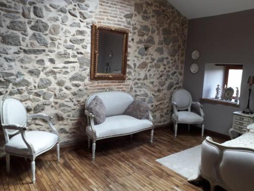 Le Magnoux Peaceful Retreat