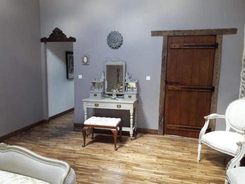 Le Magnoux Peaceful Retreat