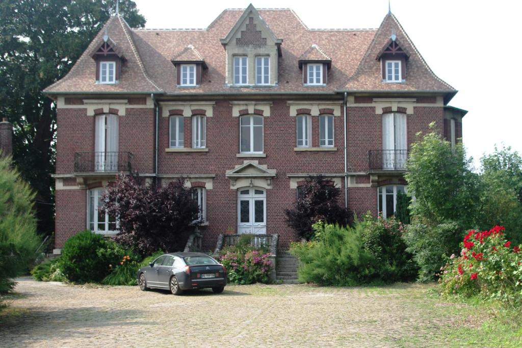 Le Manoir de Crisolles 5 rue de Guiscard, 60400 Crisolles