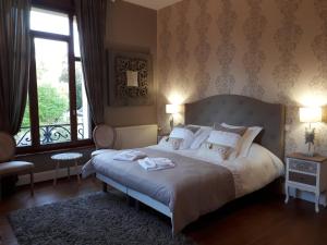 B&B / Chambre d'hôtes Le Manoir de la mantille 96 rue de bruxelles 59540 Caudry Nord-Pas-de-Calais