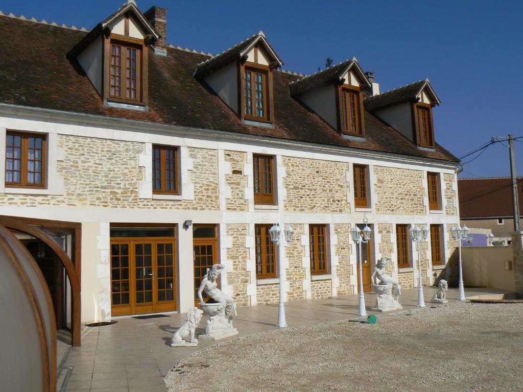 B&B / Chambre d'hôtes Le Manoir des Chapelles 15 rue de l'Ancien Chateau - la Chapelle le haut 89290 Venoy