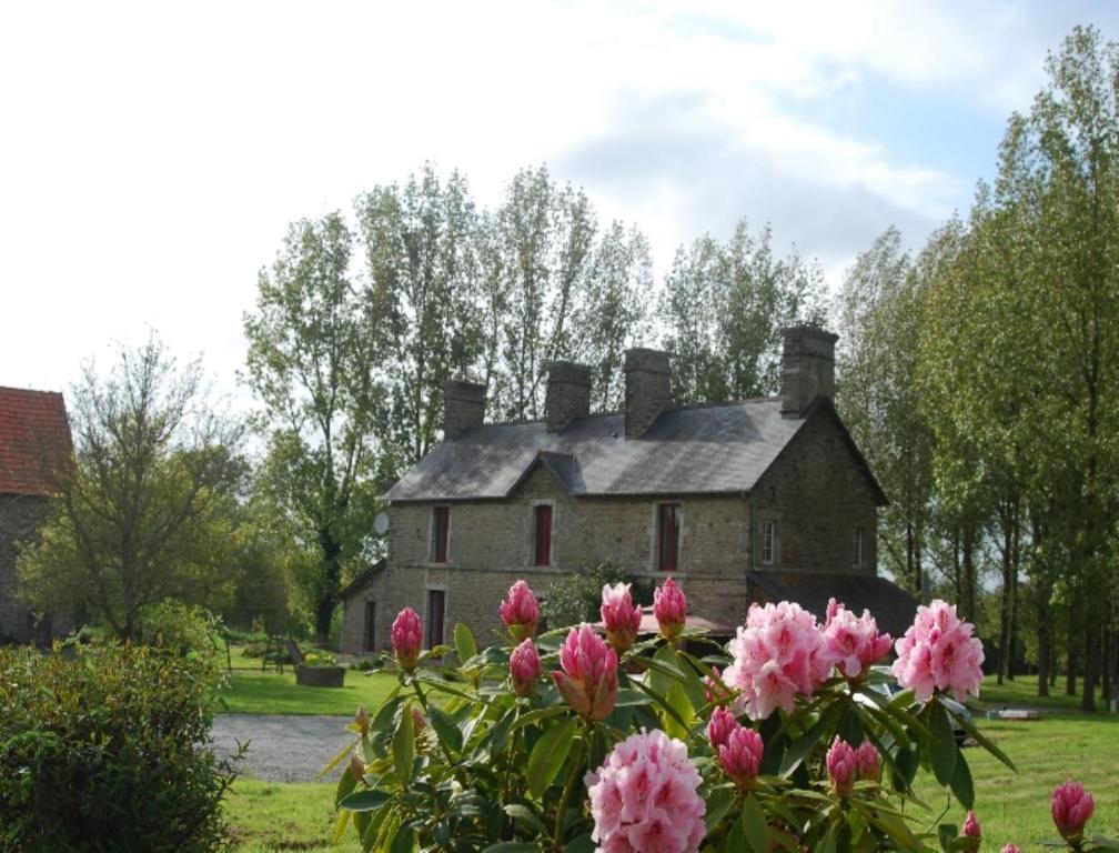 B&B / Chambre d'hôtes Le Manoir du Butel 11 Le Butel 50160 Saint-Amand