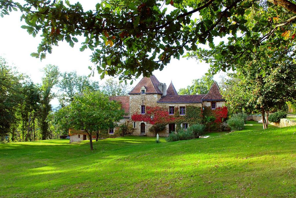 B&B / Chambre d'hôtes Le Manoir du Rocher Les Pechs Hauts de Caudon Route de Turnac 24250 Domme