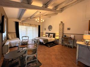 B&B / Chambre d'hôtes Le Mas Carré Séguret Chemin de Saint Joseph 84110 Séguret Provence-Alpes-Côte d\'Azur