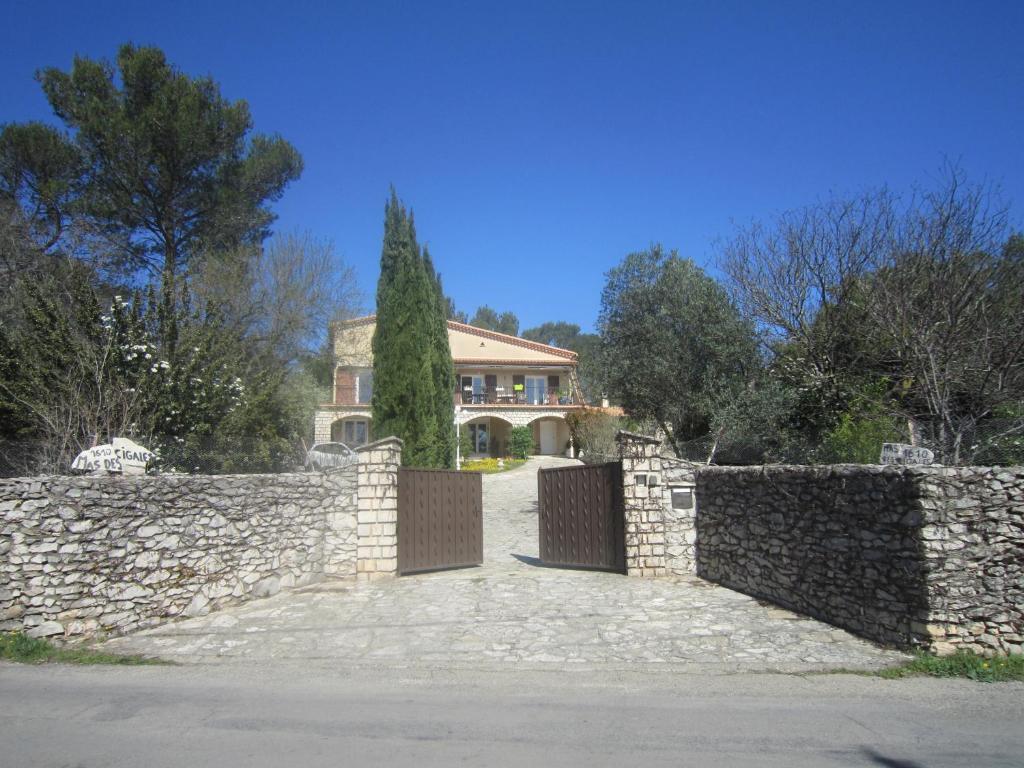 B&B / Chambre d'hôtes Le Mas Des Cigales 1610 Chemin De La Cigale 30900 Nîmes