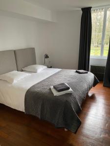 B&B / Chambre d'hôtes Le Moulin Bleu 87 Rue du Pont-Rué 91410 Saint Cyr-sous-Dourdan Île-de-France