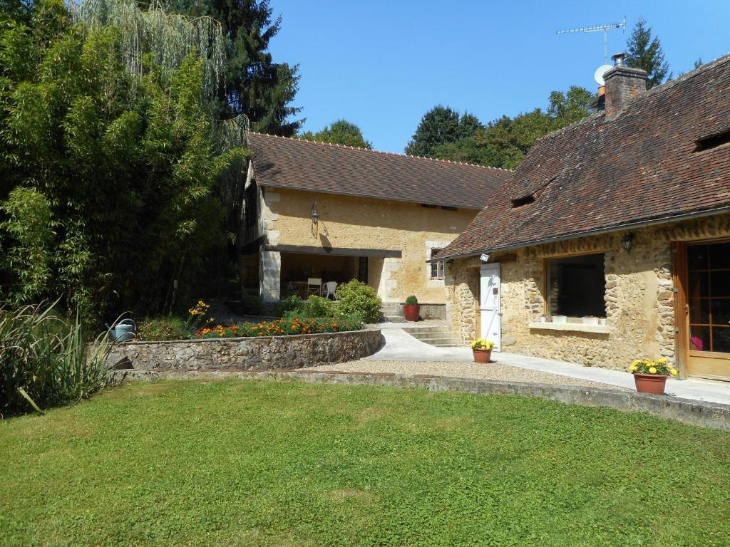 B&B / Chambre d'hôtes Le Moulin de Monternault Le Moulin de Monternault, RD34 72150 Montreuil-le-Henri