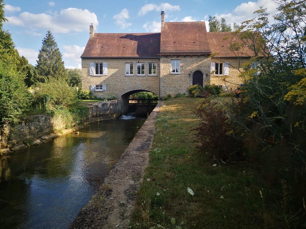 B&B / Chambre d'hôtes Le Moulin de Villiers 1 Rue du Moulin 52320 Gudmont-Villiers