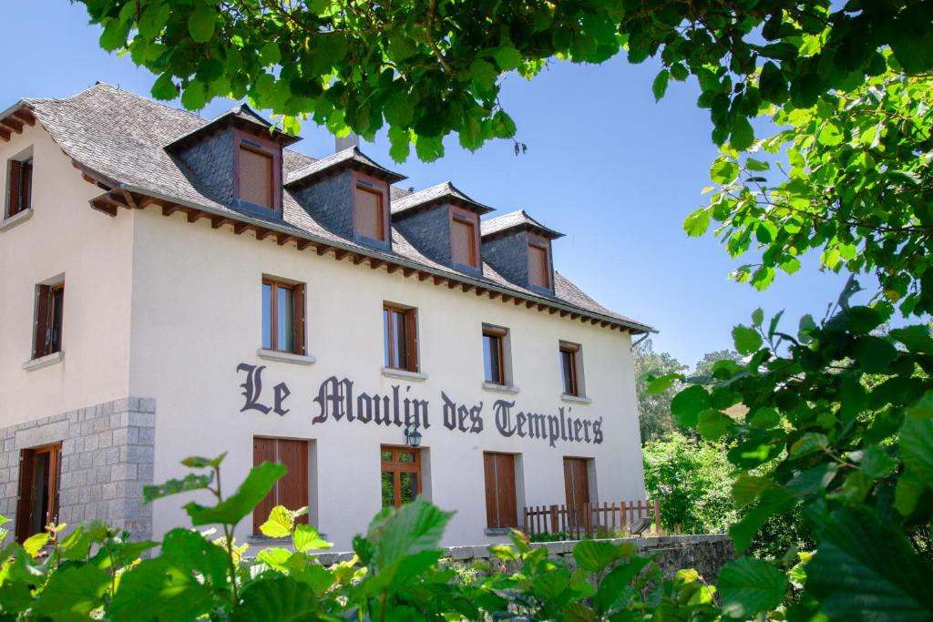 le moulin des templiers 9 km cahaudes Aigues Maisonneuve, 15110 Chaudes-Aigues