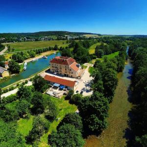 B&B / Chambre d'hôtes Le Moulin Neuf 1 Chemin du Halage 89160 Ancy-le-Franc Bourgogne