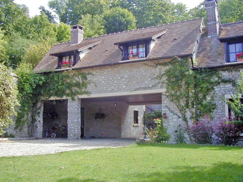 B&B / Chambre d'hôtes Le Noyer 6 Rue des Cotes 27640 Breuilpont