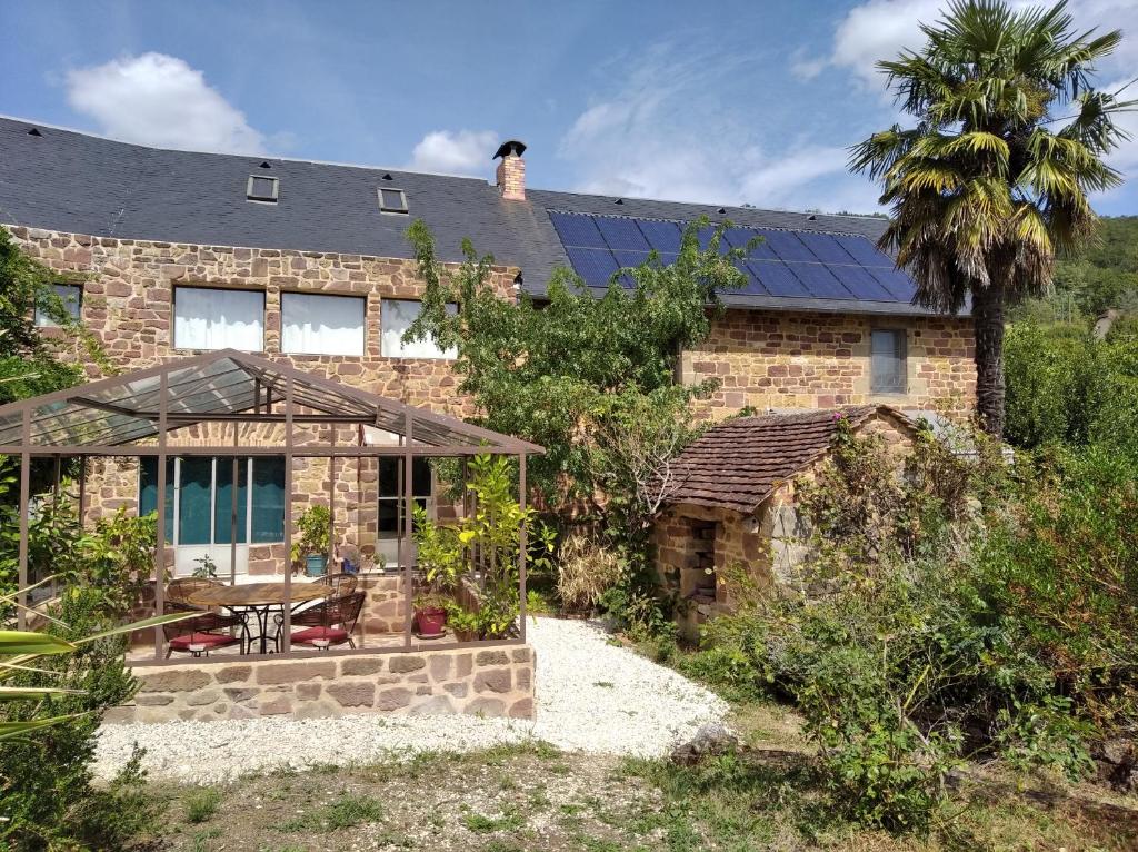 B&B / Chambre d'hôtes Le palmier d'Alice 755, Route de Langlade 19500 Collonges