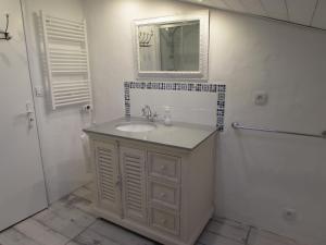 B&B / Chambre d'hôtes Le Parc - Suite climatisée 120 Le Cros 11300 Magrie Languedoc-Roussillon