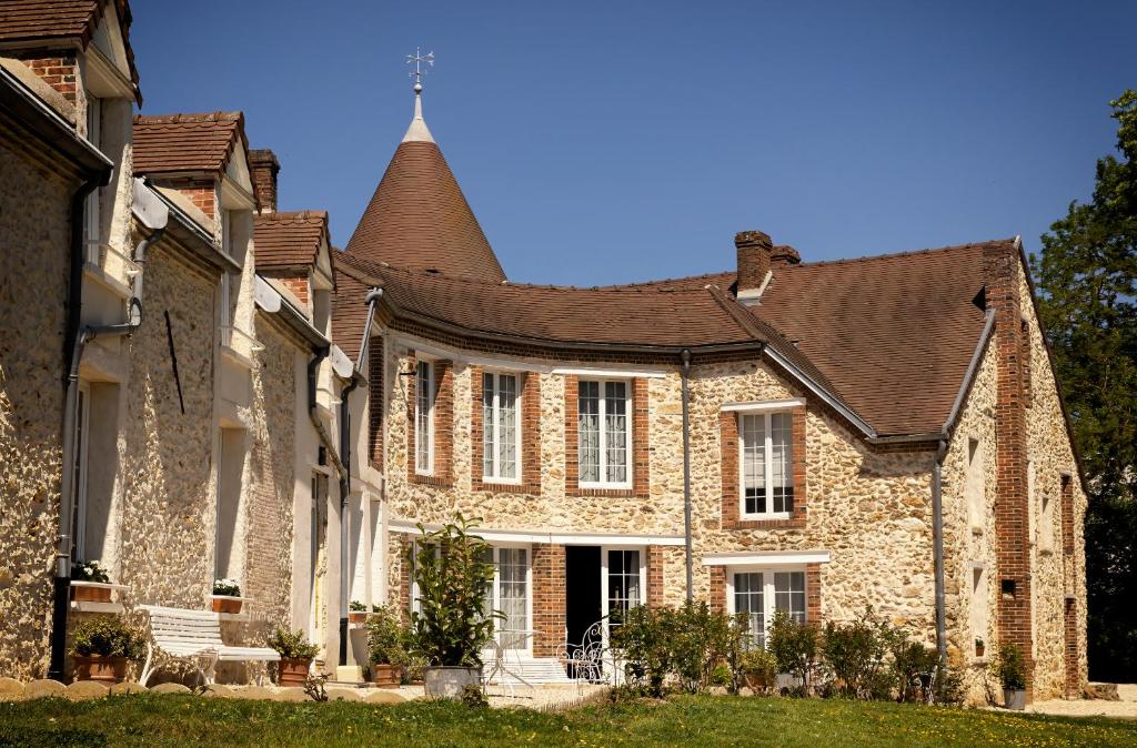 Le Petit Château Le Gros Chêne, 51270 Baye