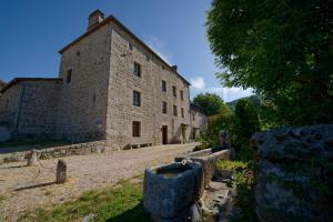 B&B / Chambre d'hôtes Le petit château du Villard Le petit château du Villard Le Villard 48140 48140 Le Malzieu Forain -1