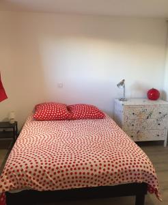 B&B / Chambre d'hôtes Le Petit Jeu Grignan 3 rue Docteur Vergier 26230 Grignan Rhône-Alpes