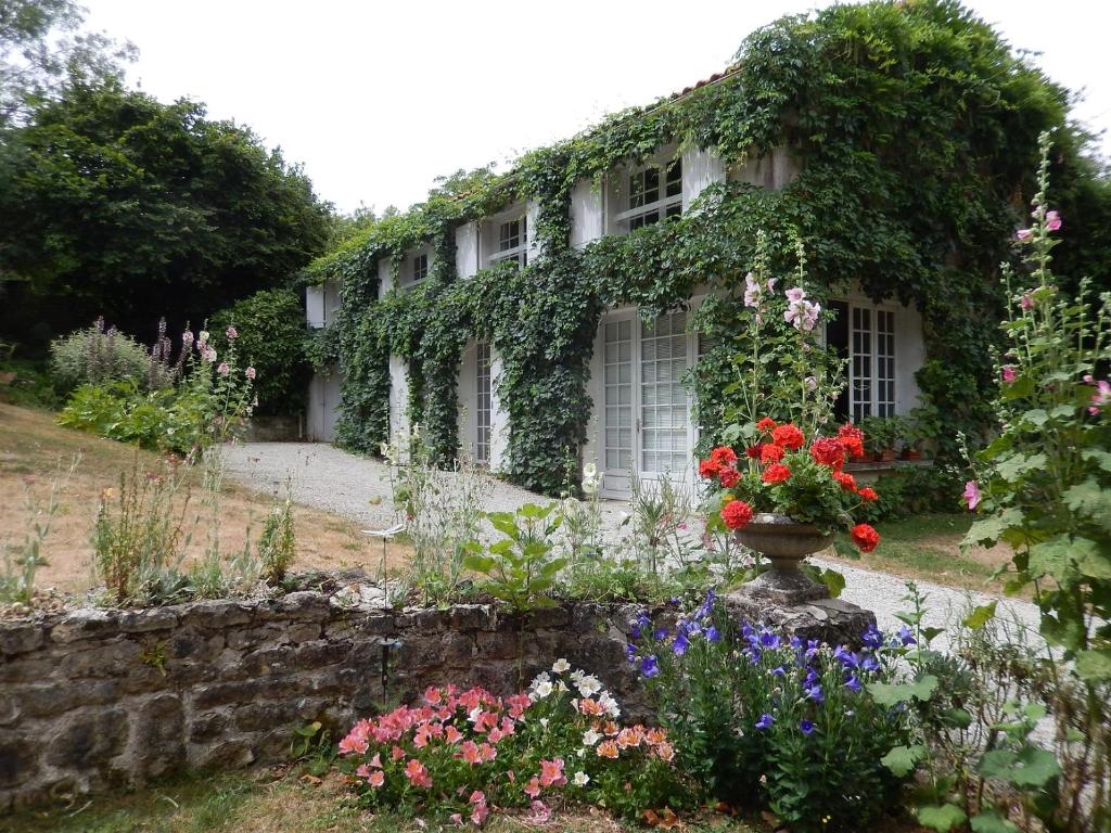 B&B / Chambre d'hôtes Le Petit Massigny 2 Massigny 85770 Velluire