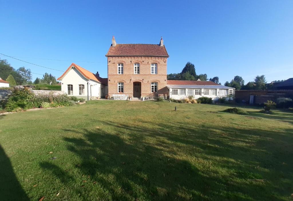 B&B / Chambre d'hôtes Le presbytère de Fressin 2 rue Eglise 62140 Fressin