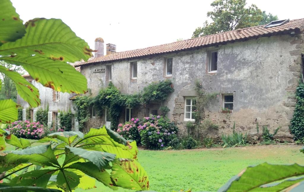 Le Prieuré Saint Blaise Lieu-dit Le Pont d'Ouin, 49300 Le Puy-Saint-Bonnet