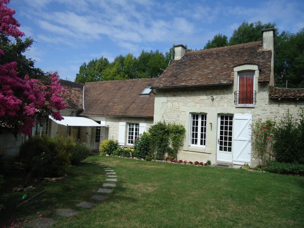 B&B / Chambre d'hôtes Le refuge du Pinail Le Bas Village 86210 Vouneuil-sur-Vienne