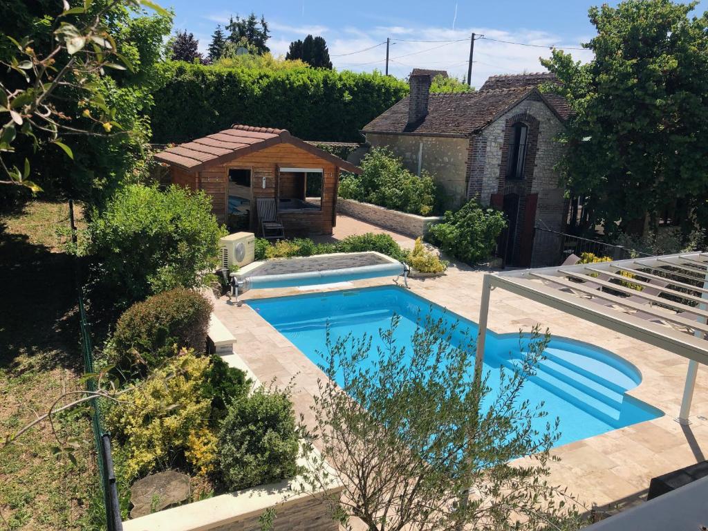 Le Rouge & Blanc 13 grande rue Mormont, 89110 Mormont
