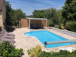 B&B / Chambre d'hôtes Le Rouge & Blanc 13 grande rue Mormont 89110 Mormont Bourgogne