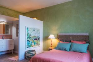 B&B / Chambre d'hôtes Le Rucher des Arts 69 Rue de la Tour 07400 Alba-la-Romaine Rhône-Alpes